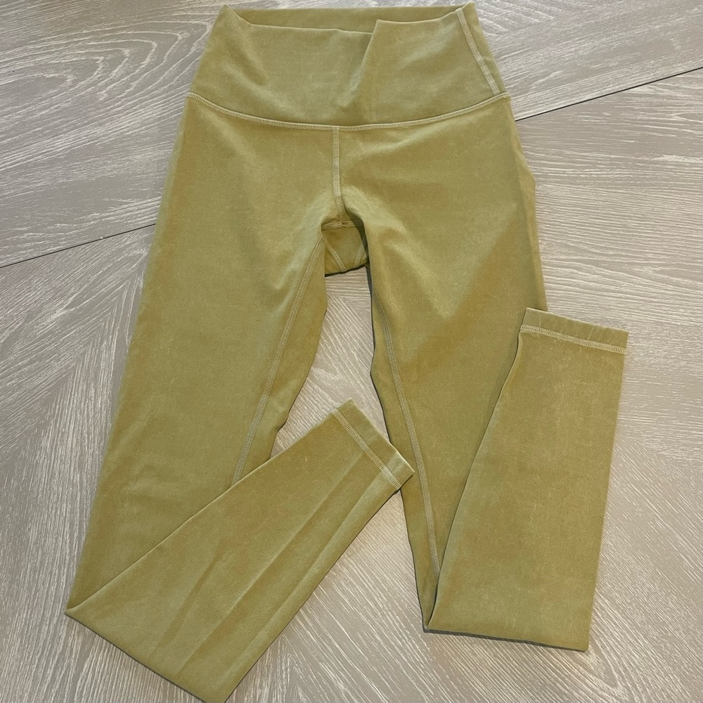 lulu lemon Wunder Under Size 4 leggings